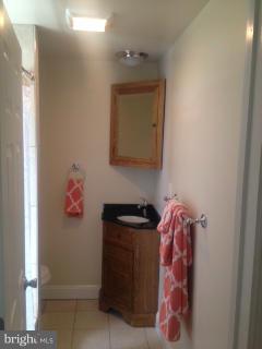 4710 Somerset Road Riverdale, MD 20737 - Photo 14 of 17 Bath
