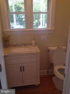 4710 Somerset Road Riverdale, MD 20737 - Photo 15 of 17 Bath
