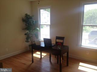 4710 Somerset Road Riverdale, MD 20737 - Photo 5 of 17 Interior (General)