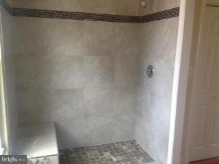 4710 Somerset Road Riverdale, MD 20737 - Photo 10 of 17 Bath (Master)