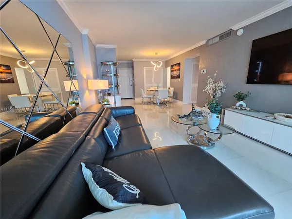 $4,000 | 2501 South Ocean Drive, Unit 1115, Hollywood, FL 33019