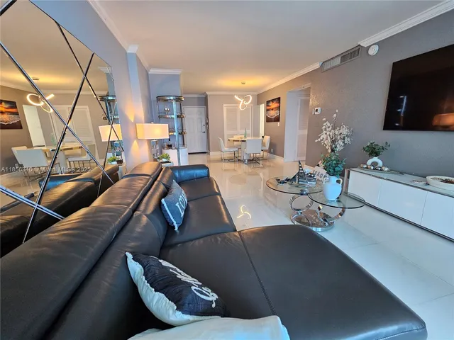 $4,000 | 2501 South Ocean Drive, Unit 1115, Hollywood, FL 33019