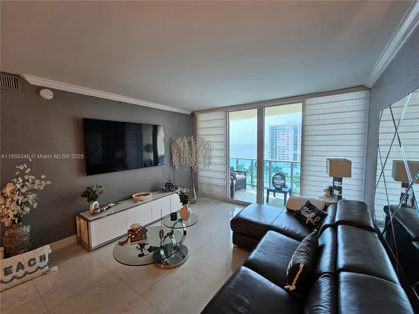 $4,000 | 2501 South Ocean Drive, Unit 1115, Hollywood, FL 33019