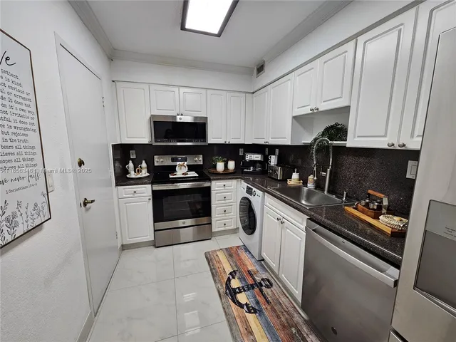 $4,000 | 2501 South Ocean Drive, Unit 1115, Hollywood, FL 33019