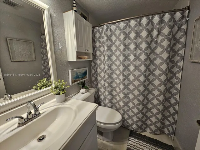 $4,000 | 2501 South Ocean Drive, Unit 1115, Hollywood, FL 33019