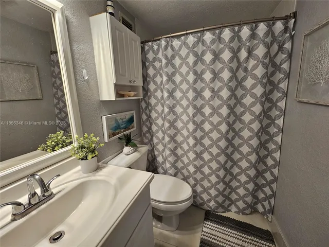 $4,000 | 2501 South Ocean Drive, Unit 1115, Hollywood, FL 33019