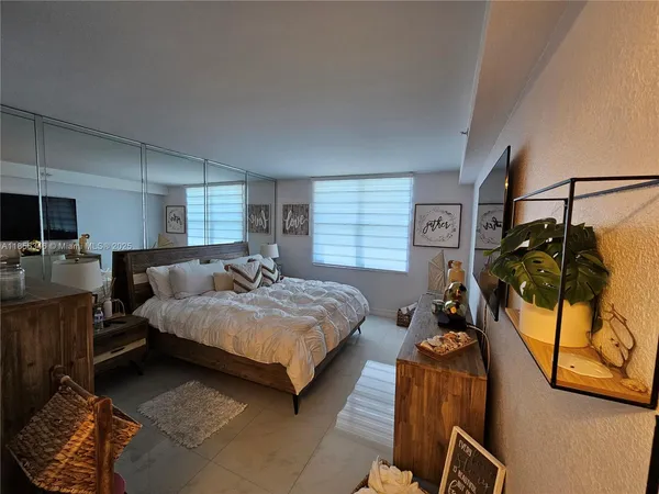 $4,000 | 2501 South Ocean Drive, Unit 1115, Hollywood, FL 33019