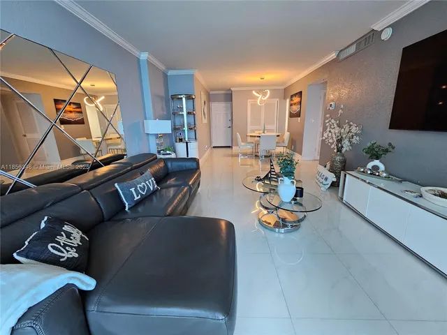 $4,000 | 2501 South Ocean Drive, Unit 1115, Hollywood, FL 33019