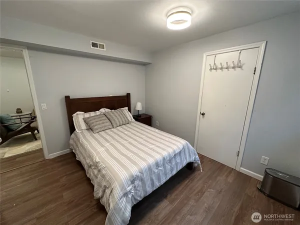 $3,800 | 22855 16th Avenue South, Des Moines, WA 98198