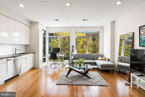 $2,295 | 435 R Street Northwest, Unit 205, Washington, DC 20001