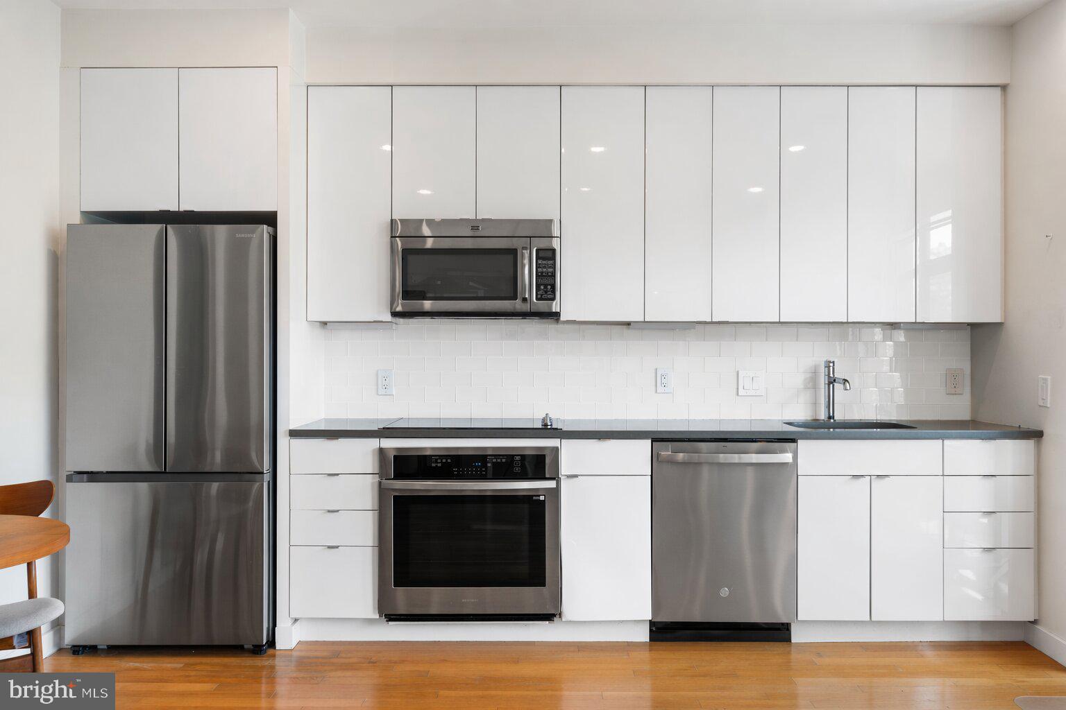 435 R Street Northwest, Unit 205 Washington, DC 20001 - Photo 2 of 17