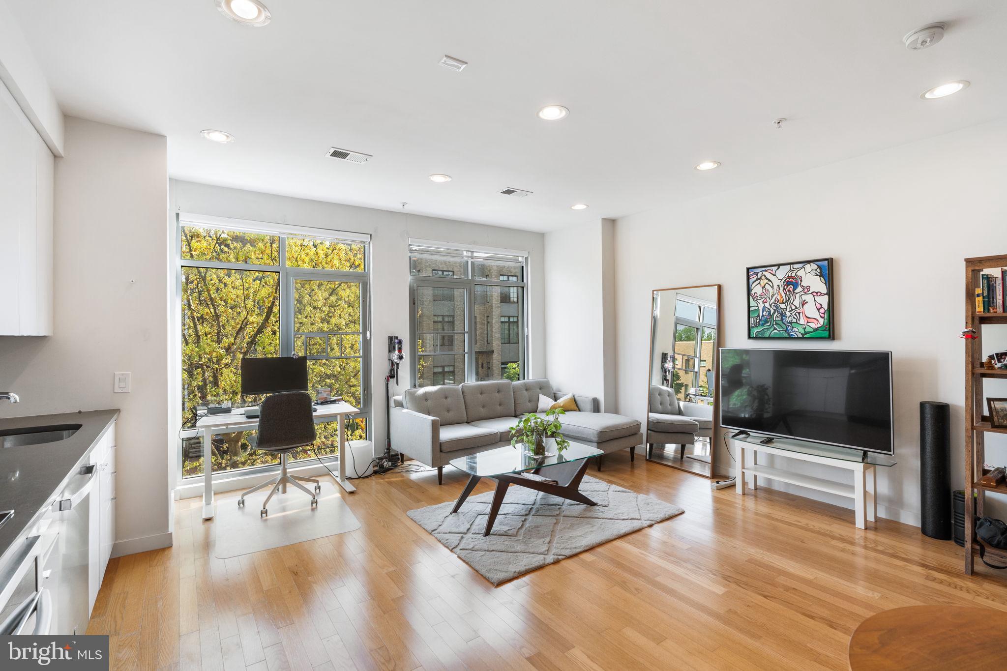 435 R Street Northwest, Unit 205 Washington, DC 20001 - Photo 5 of 17