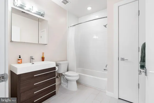 $2,295 | 435 R Street Northwest, Unit 205, Washington, DC 20001