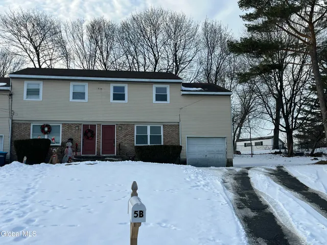 $1,950 | 5 Webster Court, Unit B, Colonie, NY 12110