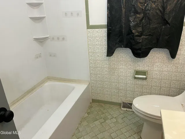 $1,950 | 5 Webster Court, Unit B, Colonie, NY 12110