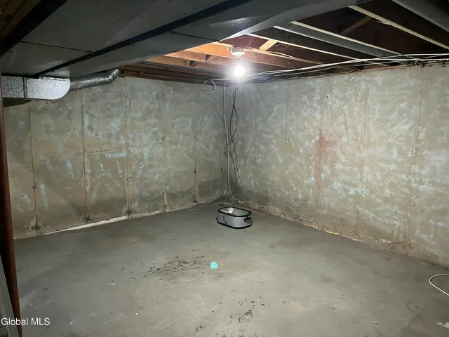 $1,950 | 5 Webster Court, Unit B, Colonie, NY 12110