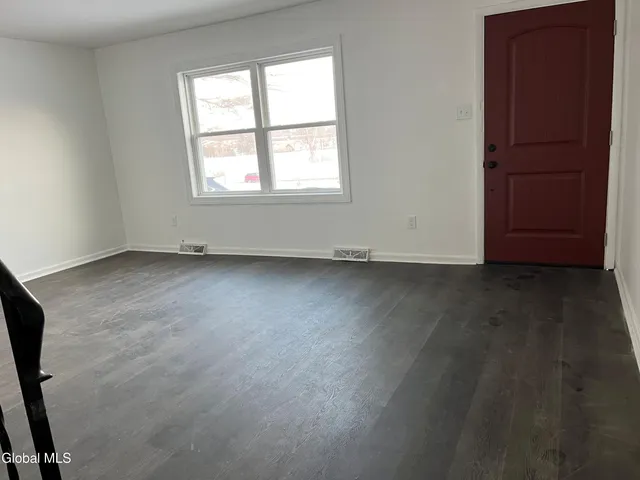 $1,950 | 5 Webster Court, Unit B, Colonie, NY 12110