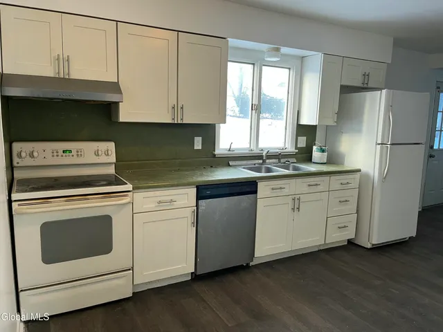 $1,950 | 5 Webster Court, Unit B, Colonie, NY 12110