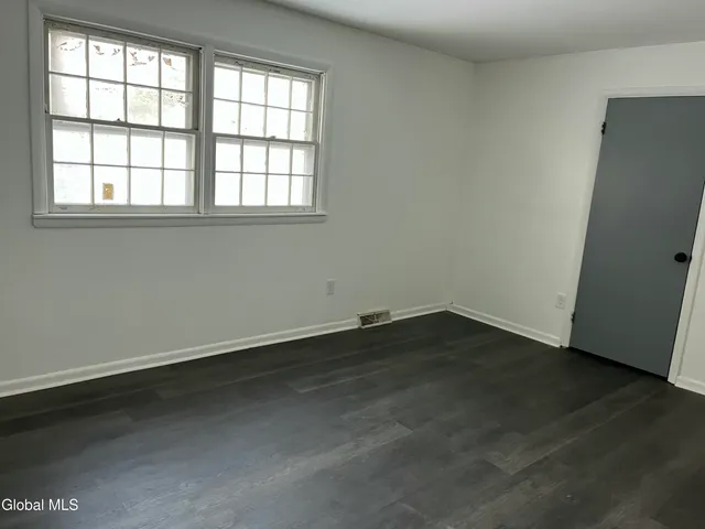 $1,950 | 5 Webster Court, Unit B, Colonie, NY 12110