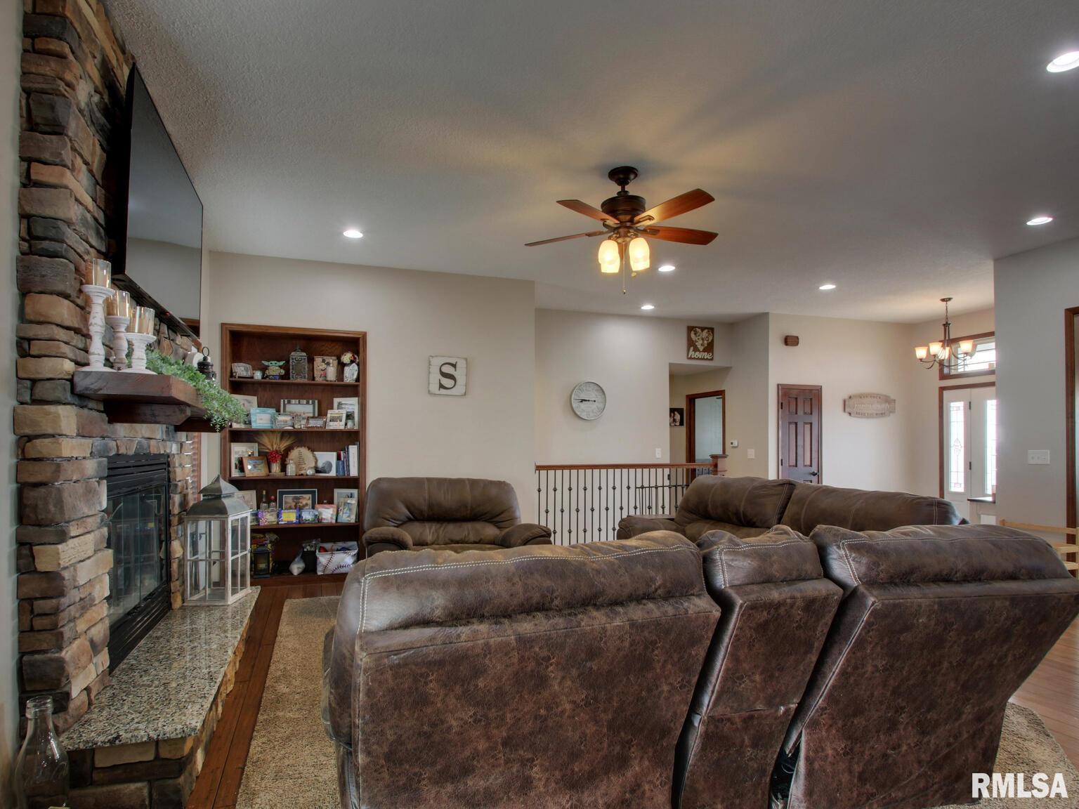 1409 Pratt Street Barry, IL 62312 - Photo 12 of 33