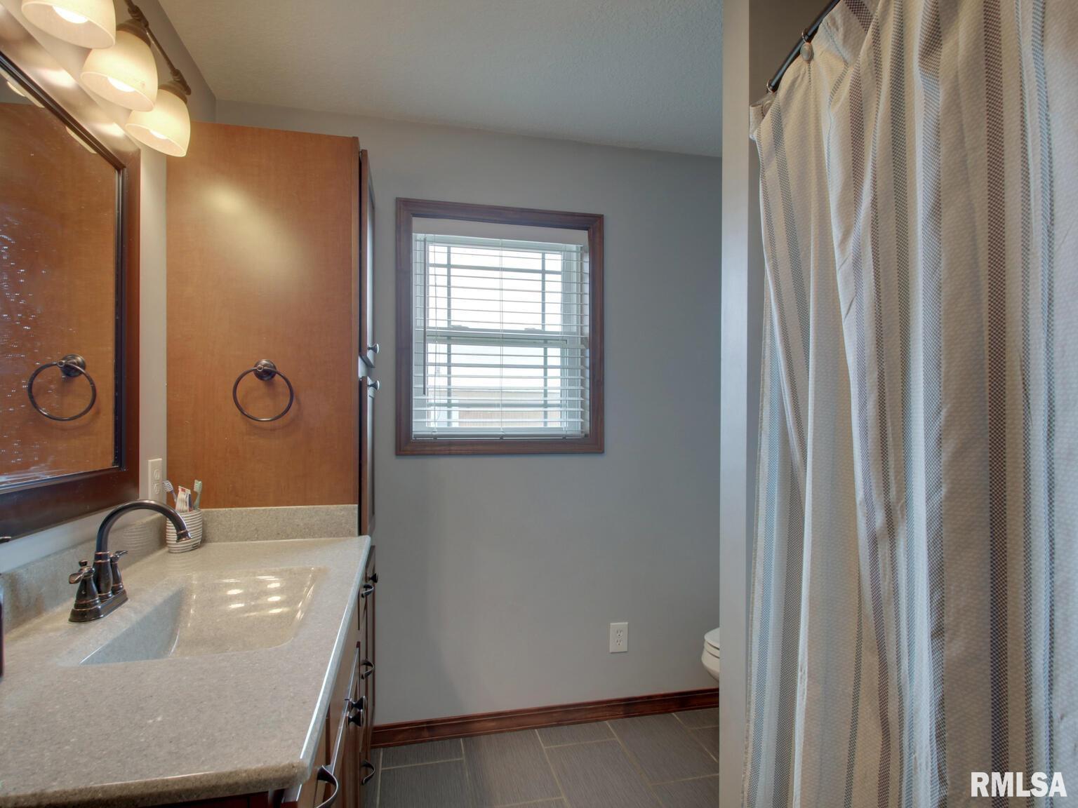 1409 Pratt Street Barry, IL 62312 - Photo 25 of 33