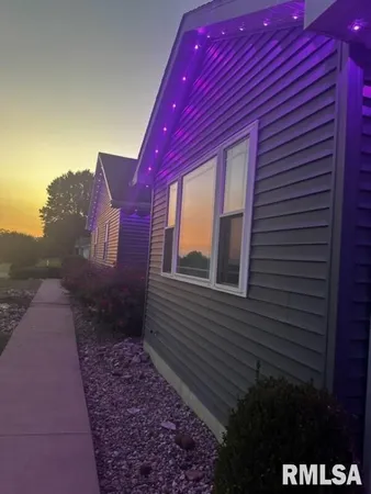 $384,900 | 1409 Pratt Street, Barry, IL 62312