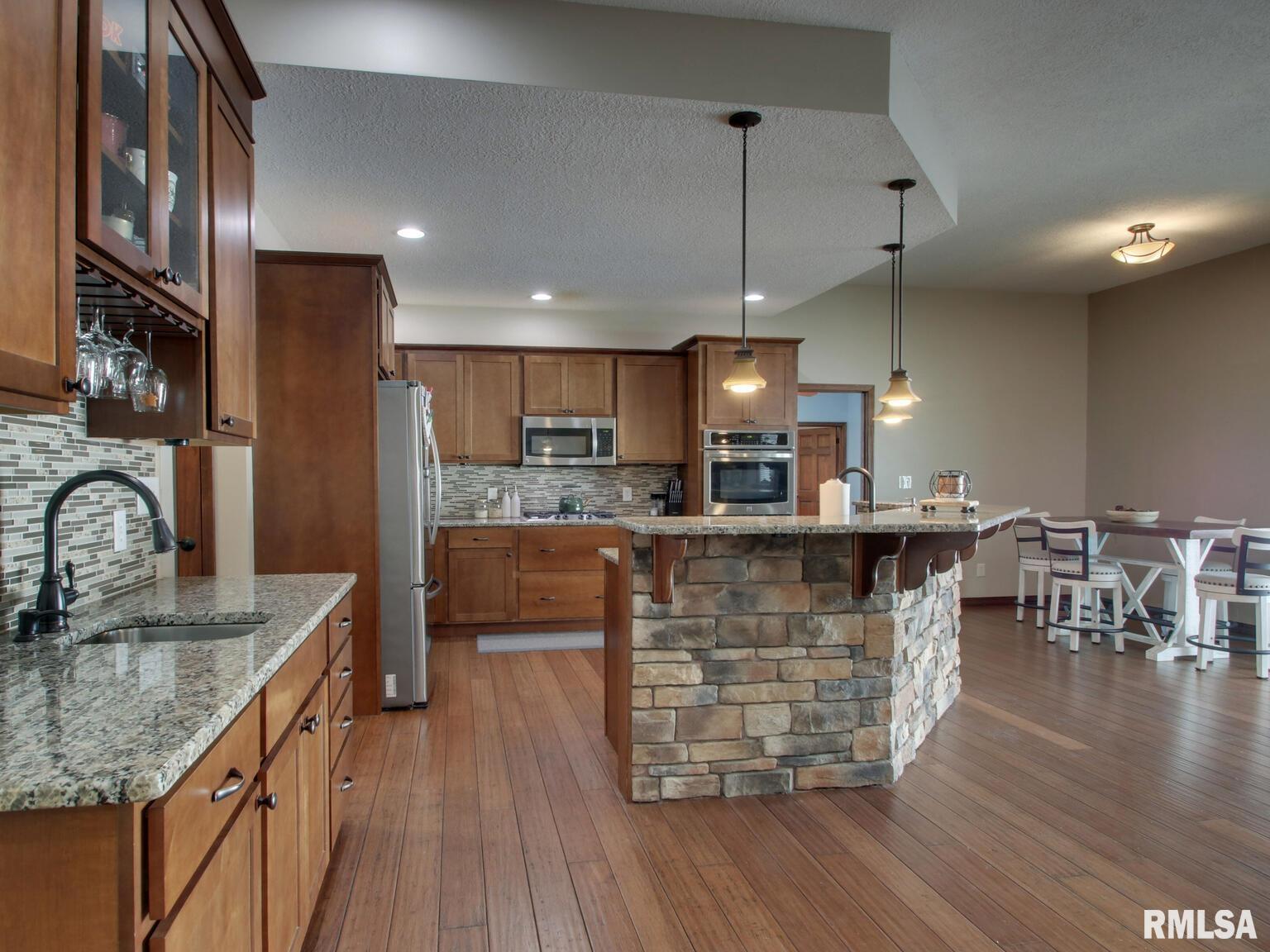 1409 Pratt Street Barry, IL 62312 - Photo 5 of 33