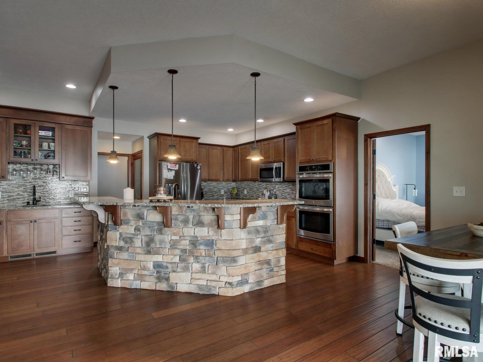 1409 Pratt Street Barry, IL 62312 - Photo 6 of 33