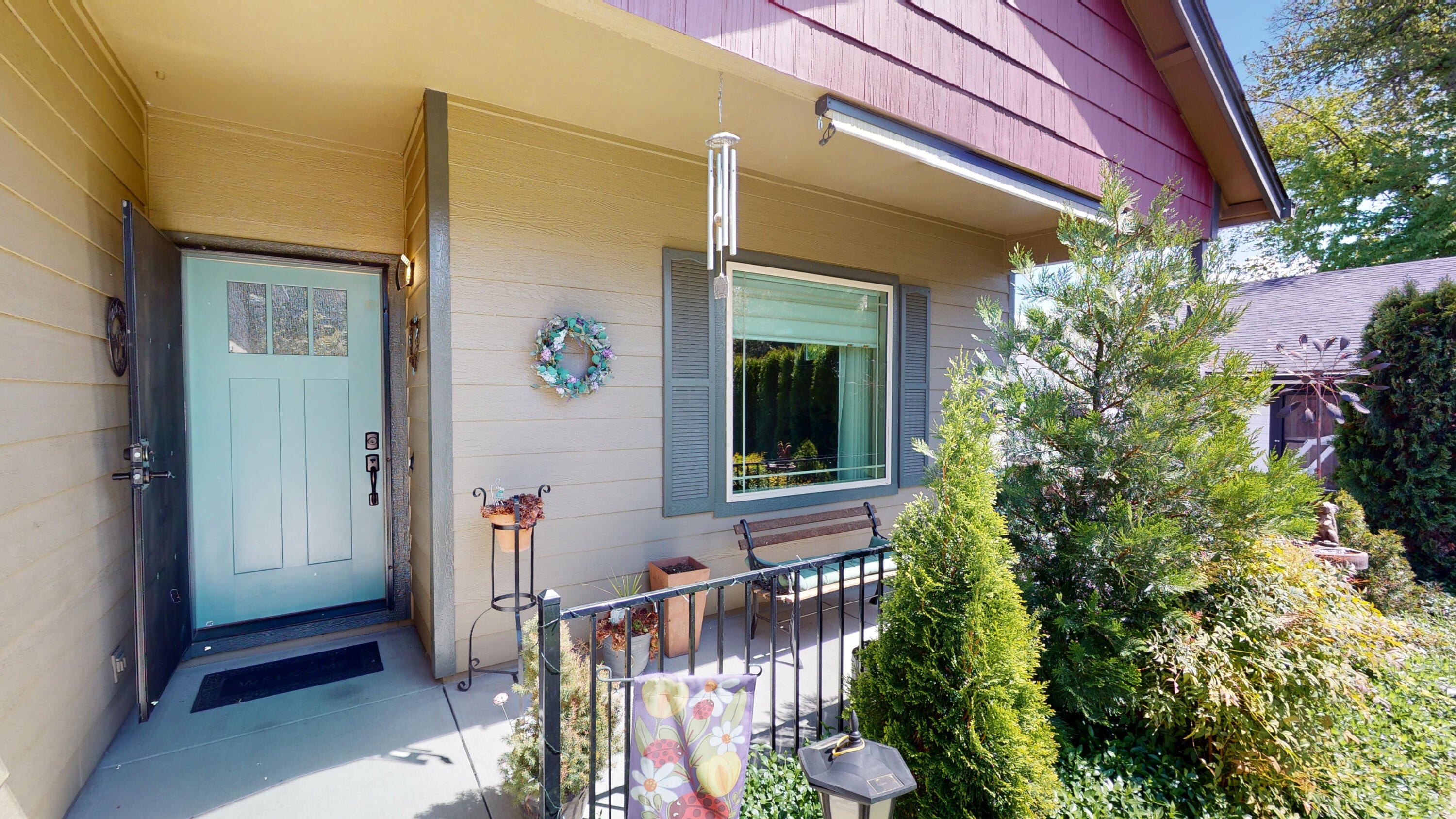 3652 Bursell Road Central Point, OR 97502 - Photo 35 of 36 Front porch