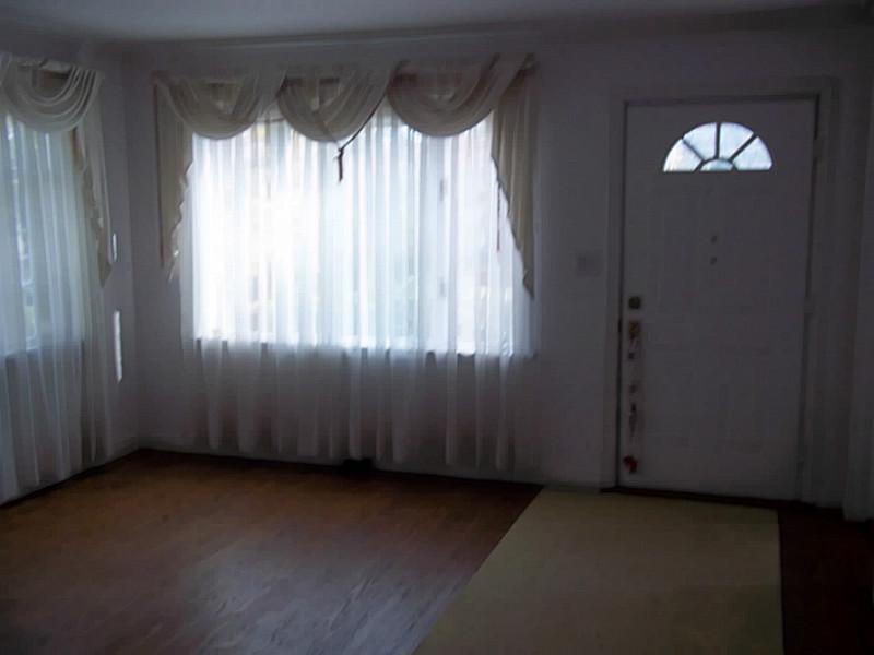 222 Decatur Drive Butler, PA 16002 - Photo 4 of 23 Living Room.