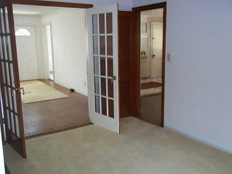 222 Decatur Drive Butler, PA 16002 - Photo 6 of 23 Dining Room.