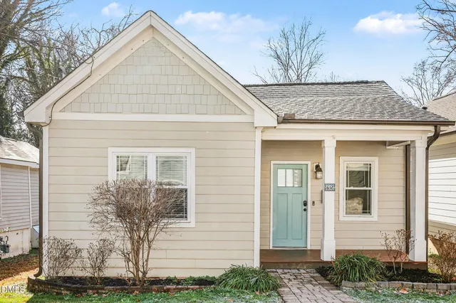$689,900 | 612 East South Street, Raleigh, NC 27601