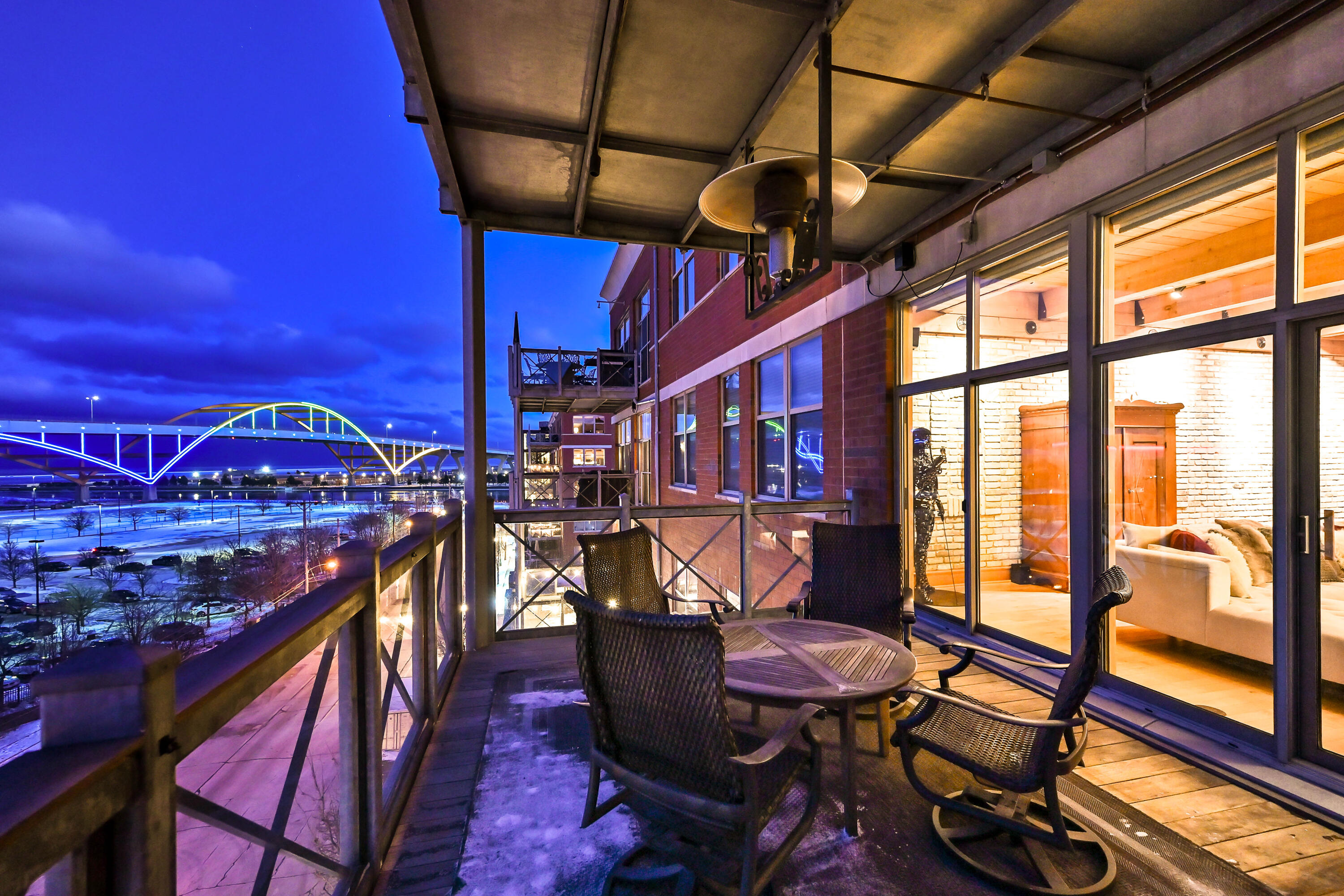 views of the Hoan bridge at dusk
