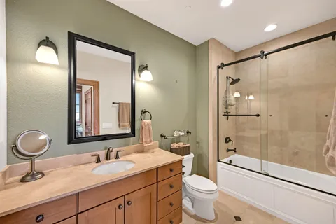 $759,900 | 541 East Erie Street, Unit 514, Milwaukee, WI 53202