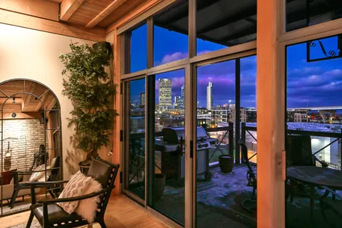 $759,900 | 541 East Erie Street, Unit 514, Milwaukee, WI 53202