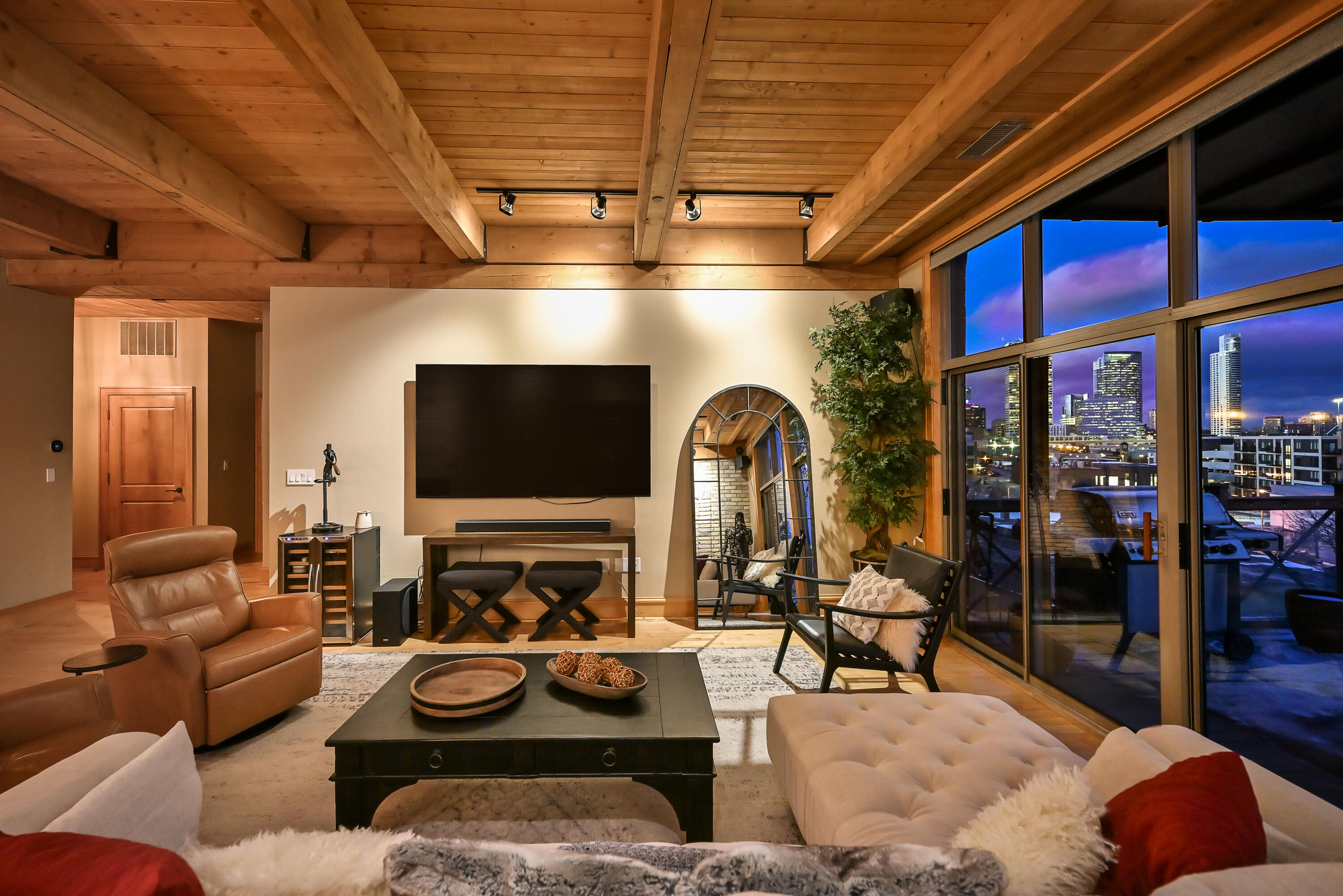 541 East Erie Street, Unit 514 Milwaukee, WI 53202 - Photo 22 of 34 beautiful city views at night