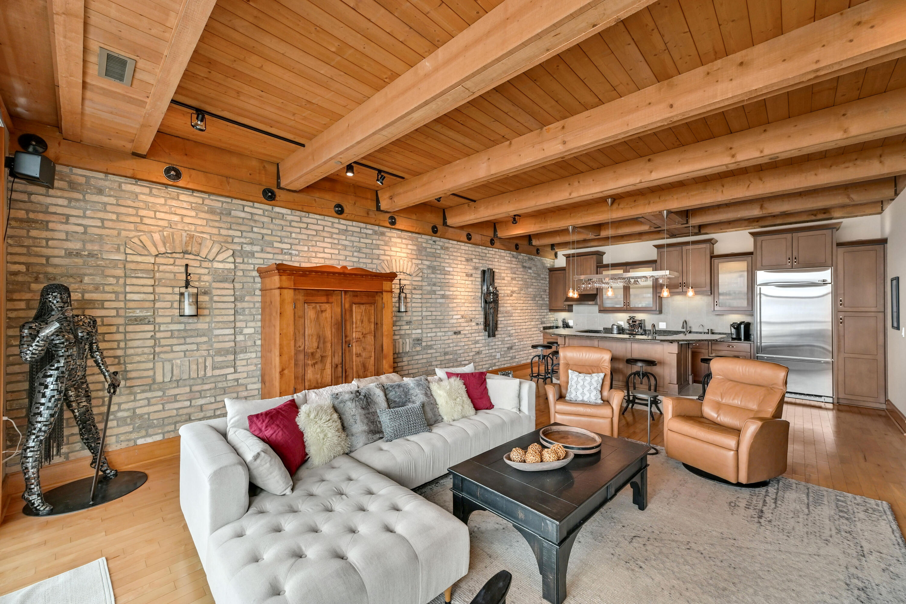 541 East Erie Street, Unit 514 Milwaukee, WI 53202 - Photo 10 of 34 primary living area