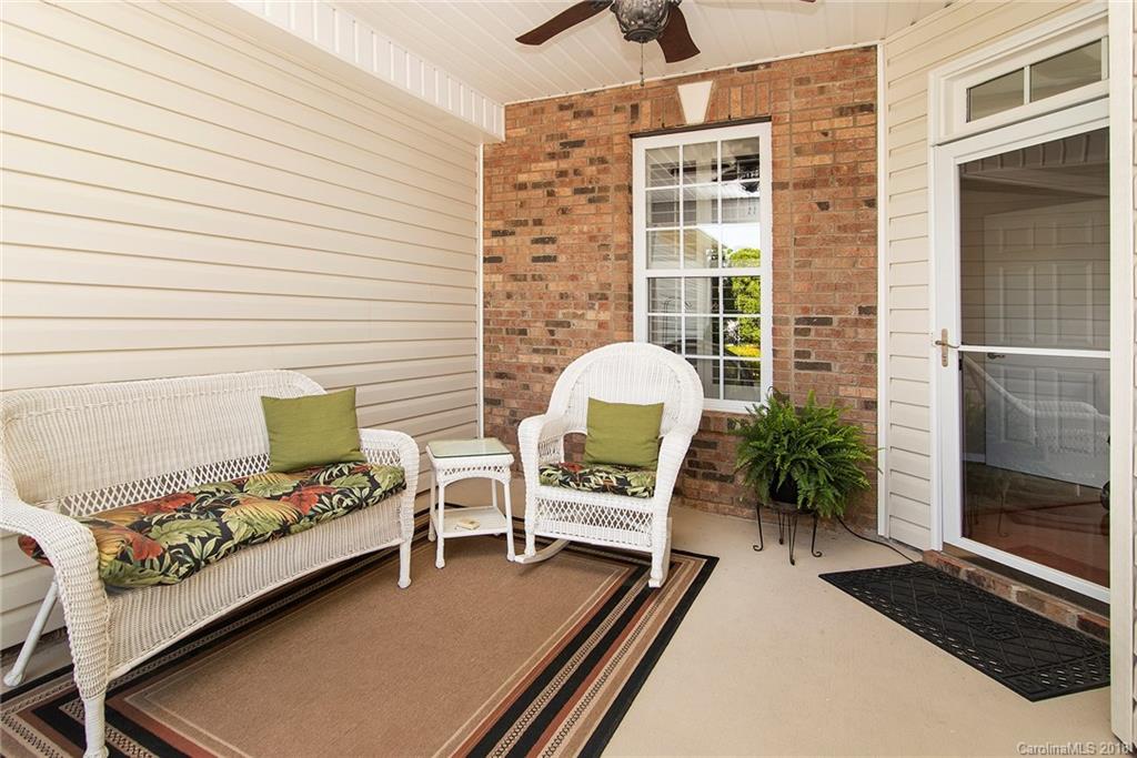 237 Garnet Court Fort Mill, SC 29708 - Photo 3 of 26 Gallery Image 3