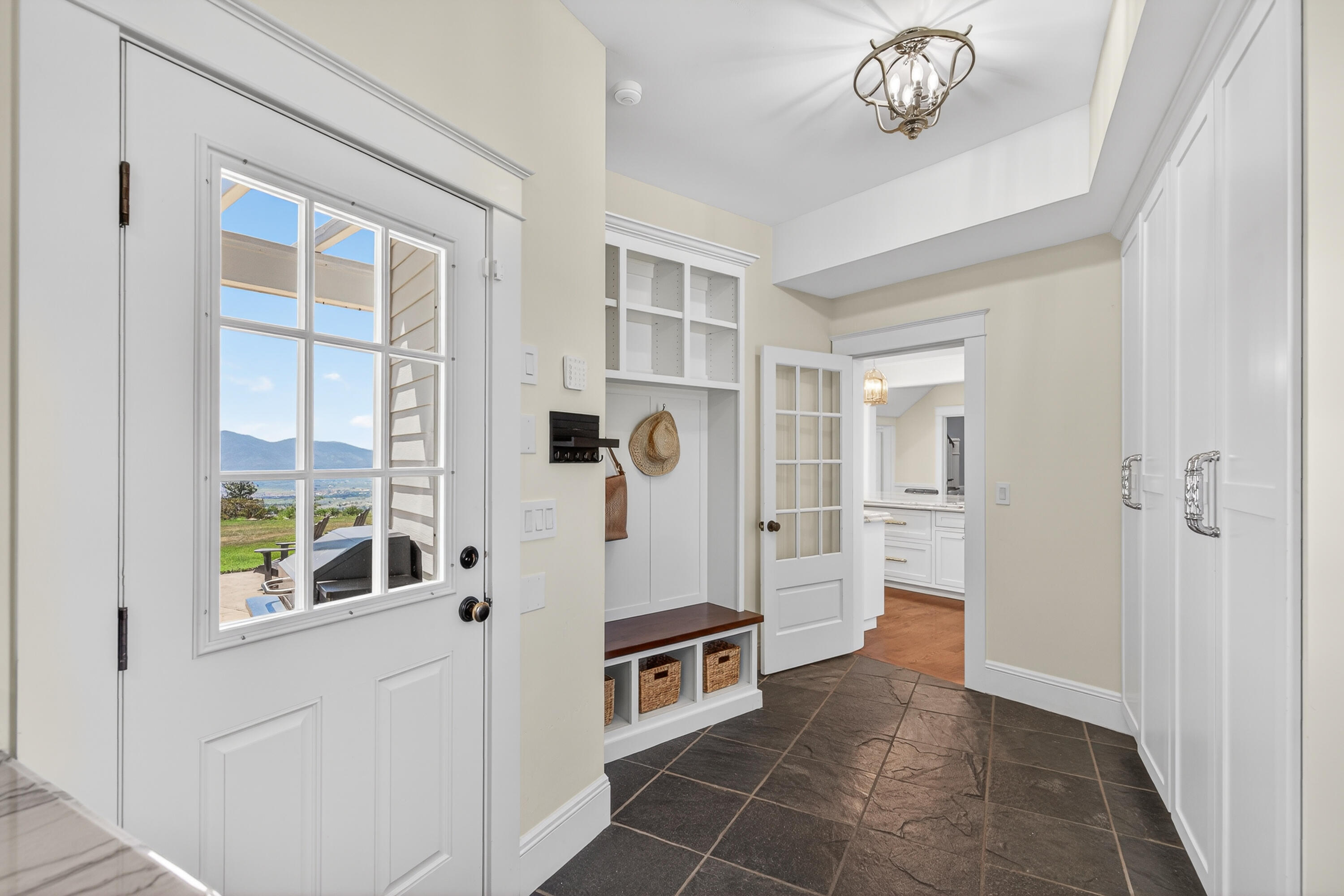 6081 Hillcrest Road Medford, OR 97504 - Photo 52 of 83 53