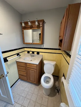 $2,900 | 114 Kneeland Road, New Haven, CT 06512
