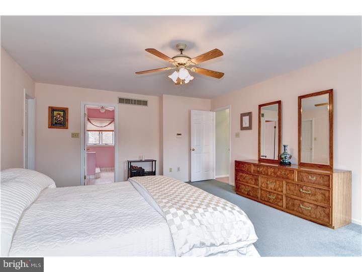 298 Saxony Drive Newtown, PA 18940 - Photo 14 of 25 Gallery Image 14
