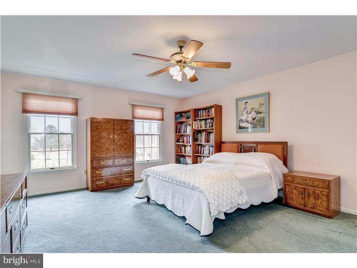 298 Saxony Drive Newtown, PA 18940 - Photo 16 of 25 Gallery Image 16