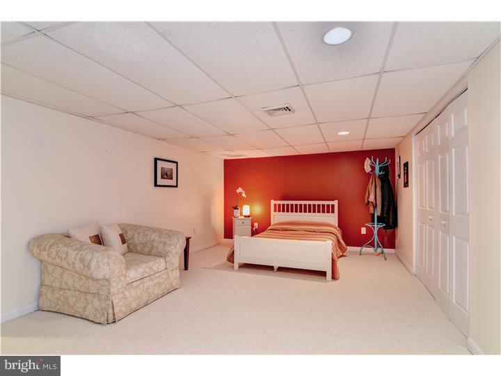 298 Saxony Drive Newtown, PA 18940 - Photo 23 of 25 Gallery Image 23