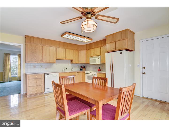 298 Saxony Drive Newtown, PA 18940 - Photo 9 of 25 Gallery Image 9