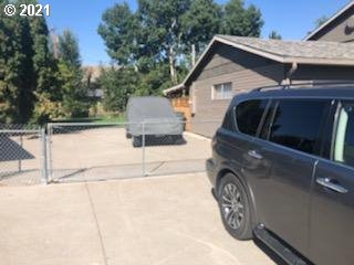 1335 Southwest 41st Street Pendleton, OR 97801 - Photo 22 of 27 a view of backyard of house