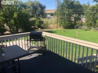 1335 Southwest 41st Street Pendleton, OR 97801 - Photo 24 of 27 a view of a balcony with wooden floor