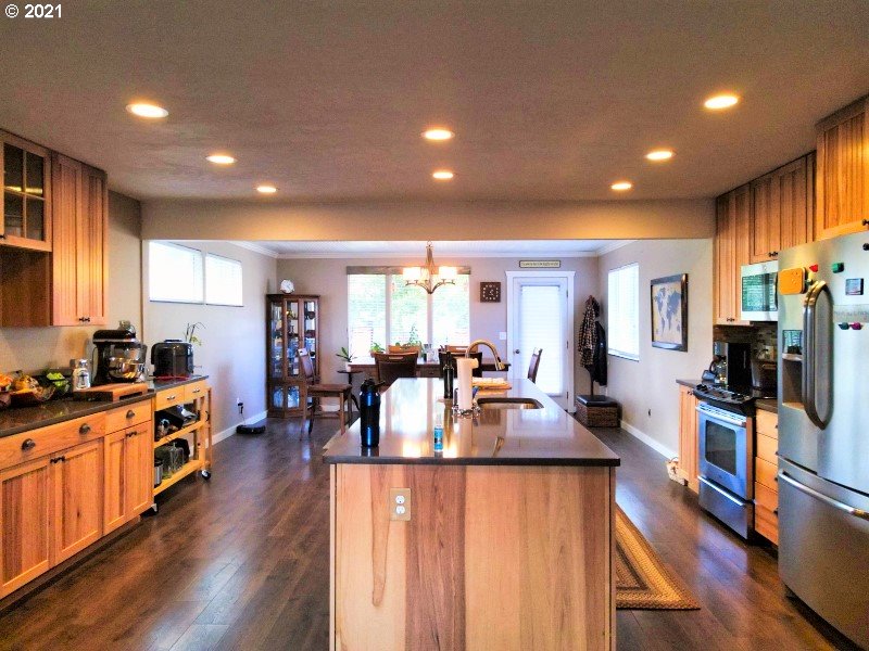 1335 Southwest 41st Street Pendleton, OR 97801 - Photo 6 of 27 a view of a kitchen and dining room