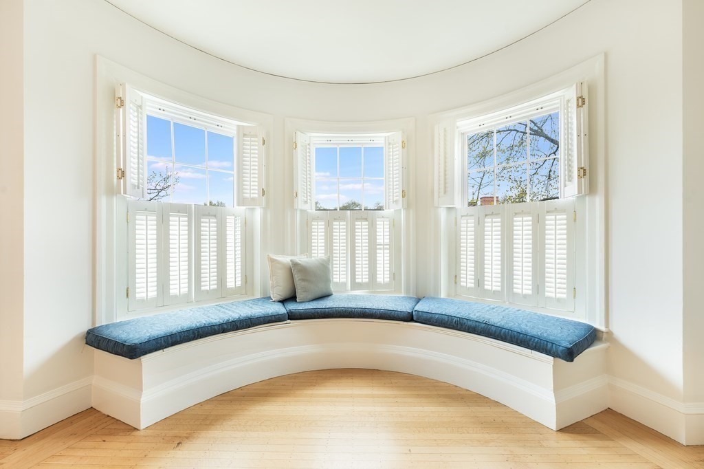 41 Carlton Street, Unit 3 Brookline, MA 02446 - Photo 6 of 18