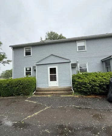 $1,600 | 465 Corey Street, Unit B, Agawam, MA 01001