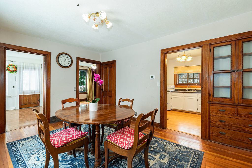 809 Franklin Street Galena, IL 61036 - Photo 11 of 28 a view of a dining room with furniture